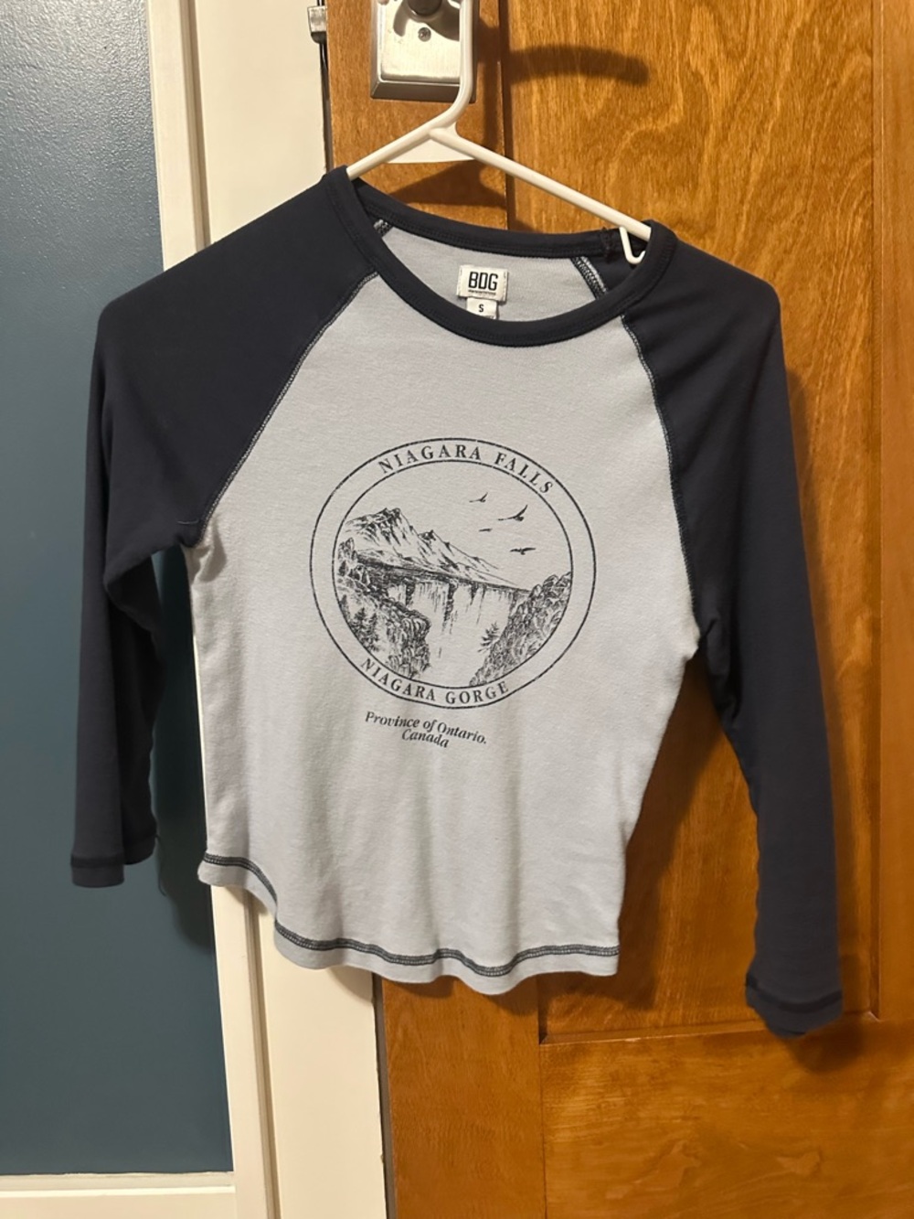 BDG women’s  Niagara Falls Raglan Tee - Light Blue & Navy